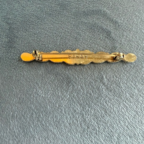 Vintage Sarah Coventry Gold Tone Bar Pin - Picture 3 of 3